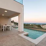 Villa Oriens